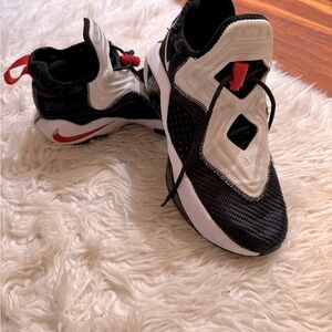 Nike Lebron Soldier XIV Men's Basketball Blk/Wht/Red  Size 7